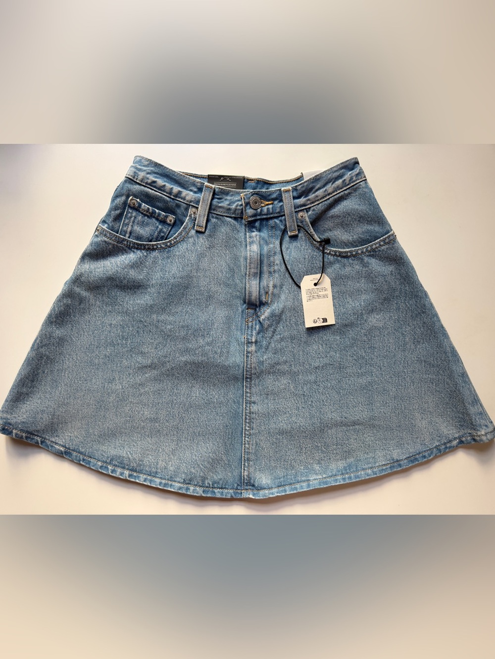 NWT Levi's Premium High-Rise A-Line Flounce Mini Denim Skirt Blue-Medium Wash 25 - Picture 4 of 12
